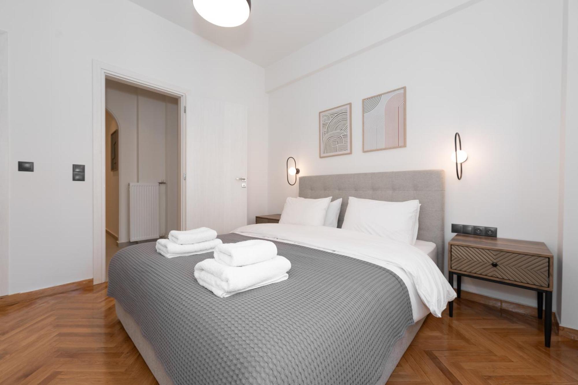 Kolonaki Elegant With Balcony Apartment