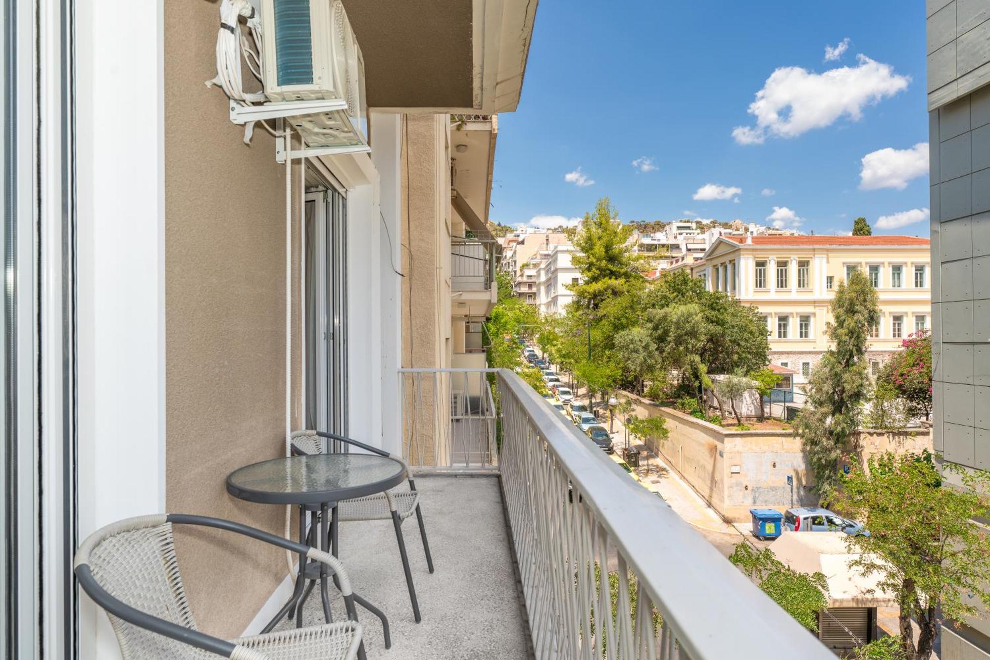Kolonaki Elegant With Balcony Apartment