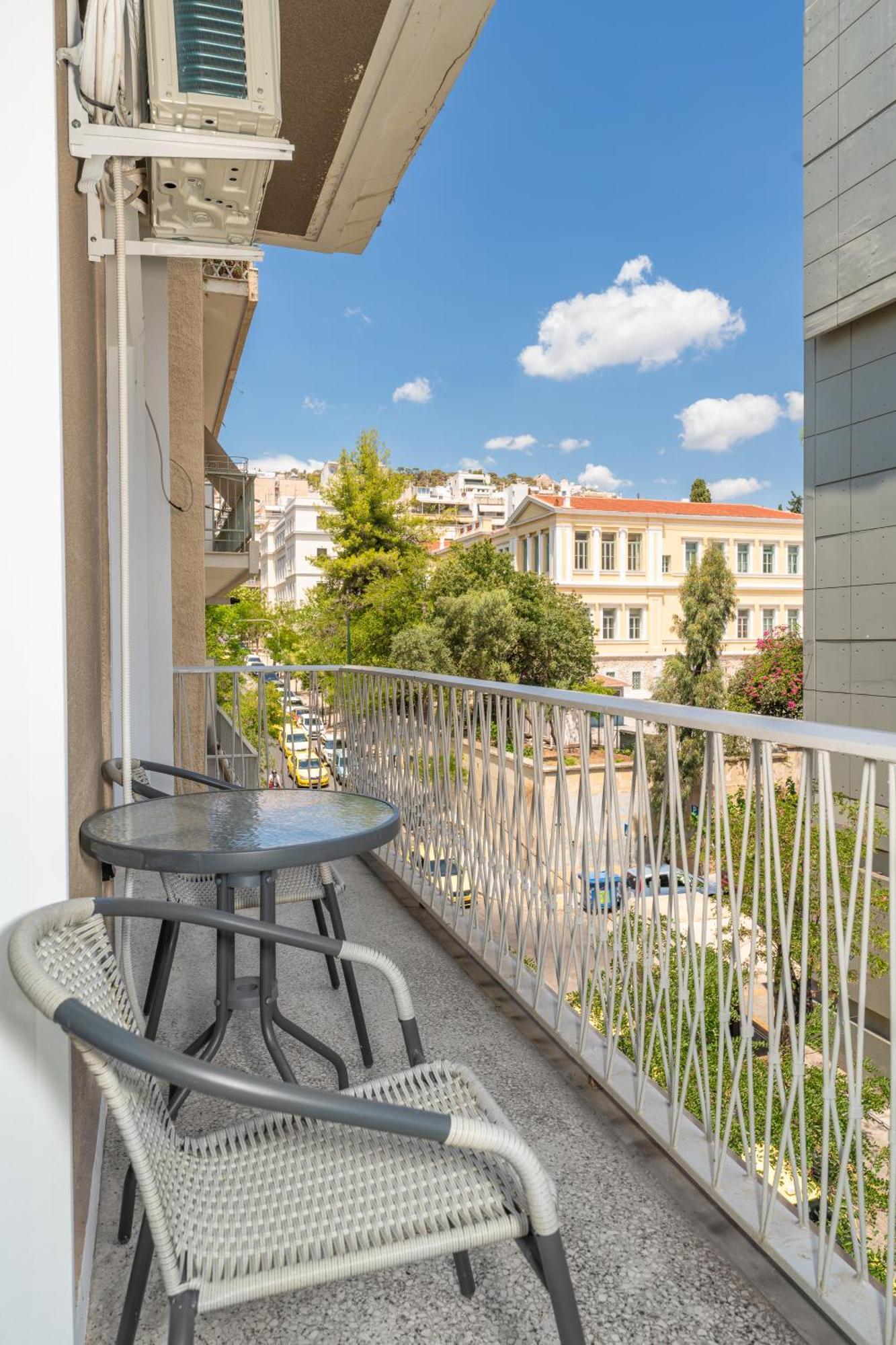 Kolonaki Elegant With Balcony